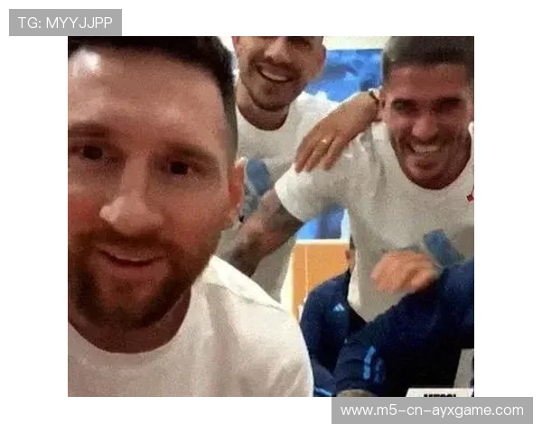 C罗社媒点赞神秘账号，球迷疯猜意味深长