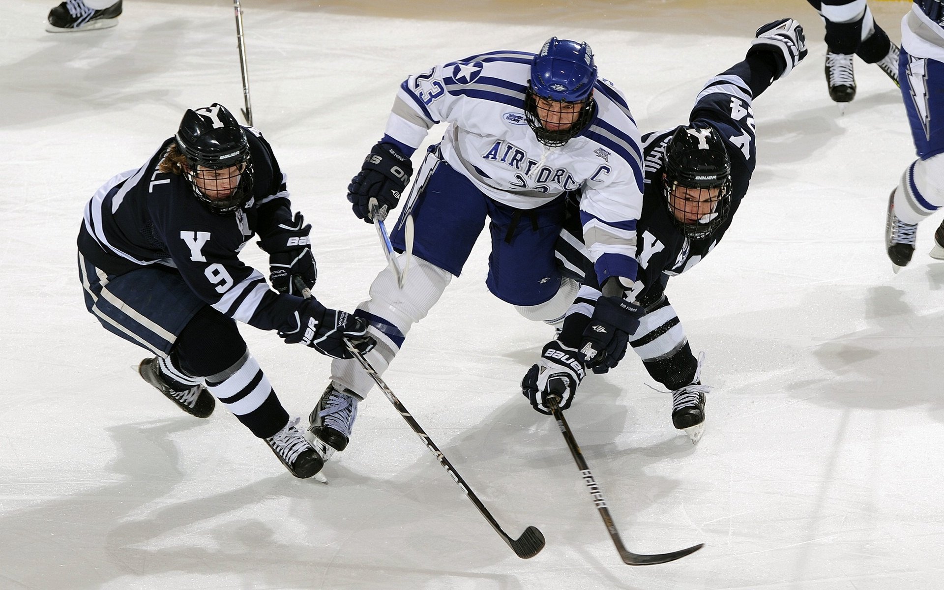 AYX GAMING-拜仁慕尼黑继续领跑德甲，冠军希望越来越大