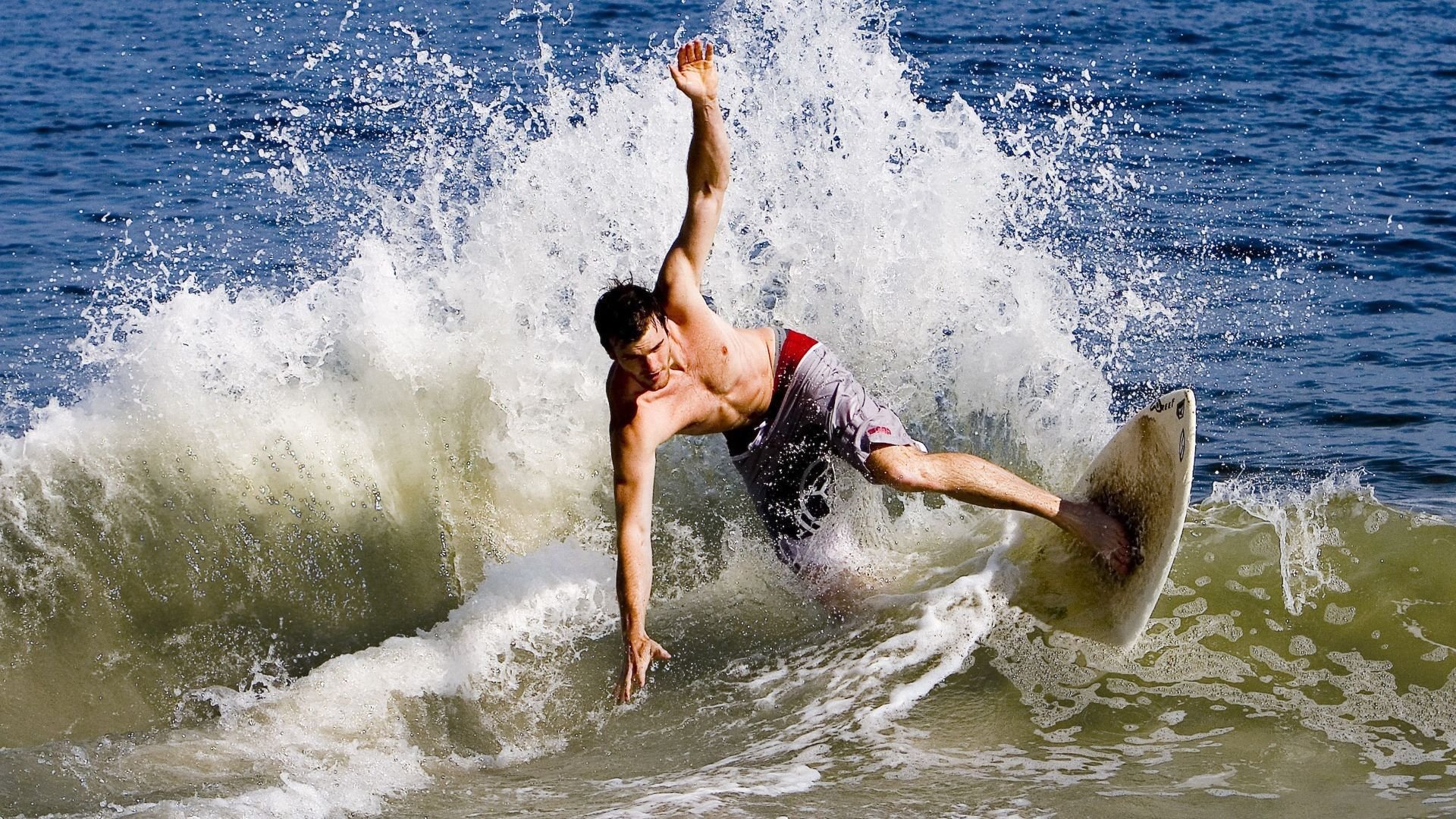 AYX GAME-国家队备战计划公布 重点轮换名单揭晓，国家队备战训练标语